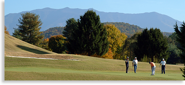 Golf in Pigeon Forge Tennessee in the Great Smoky Mountains