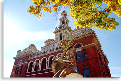 Dolly Parton at the Courthouse