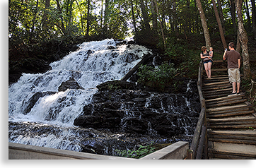 Lower Wolf Creek Falls